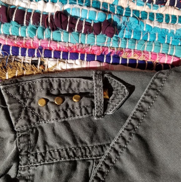 F21 Army Green Button-up - Picture 2 of 6